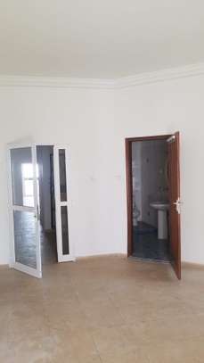Duplex à louer aux Almadies image 4