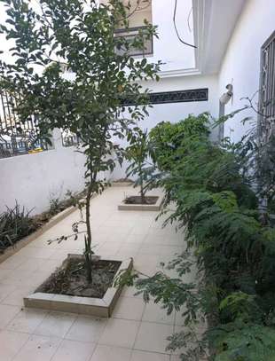 Sacré cœur vdn villa R+1 à louer image 2