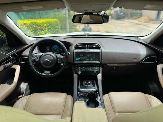 JAGUAR F-PACE Année : 2017 image 6