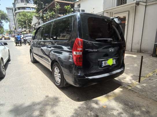 Bus Hyundai Starex 12 places  avec chauffeur image 6