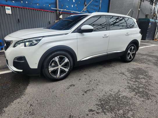 PEUGEOT 5008 GT LINE image 6