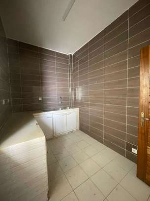 F4 Neuf Recasement BOA Almadies image 6