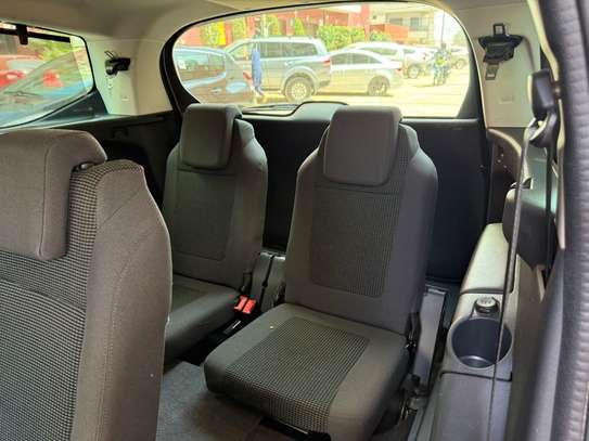 Peugeot 5008 7 places image 6