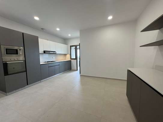 Apparemment à louer a fan résidence 4 chambres image 2