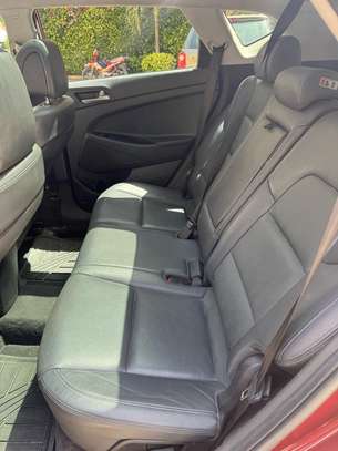 Hyundai tucson image 9
