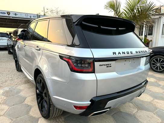 Range rover Sport HST image 13