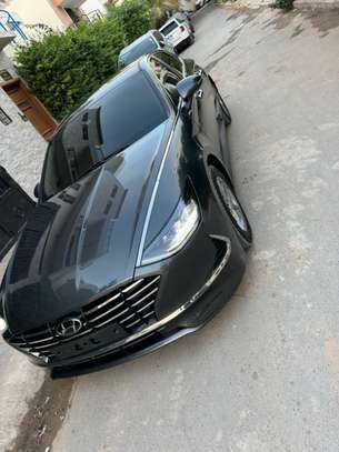 Hyundai sonata image 2