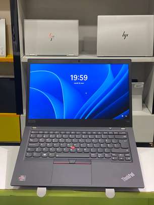 Lenovo ThinkPad T495 avec Ryzen 7, 512GB SSD, 16GB RAM image 2