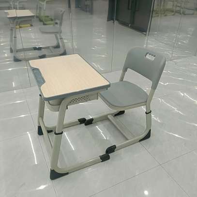 Table d'étude image 1