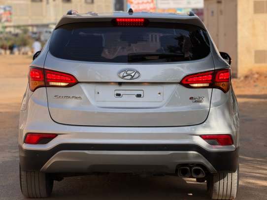 Hyundai Santafe image 3