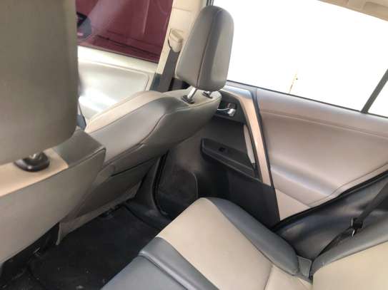 Location Toyota RAV4 Limited image 7