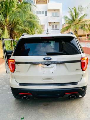 Ford explorer 2020 7 places full options image 3