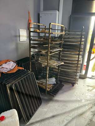 CHARRIOTS à GLISSIÈRES / RACKS PORTE-PLATEAUX image 3