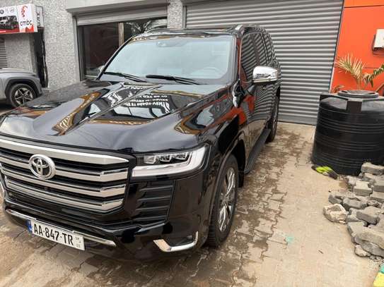 Toyota land cruiser 2024 image 9