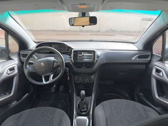 PEUGEOT 2008 image 3