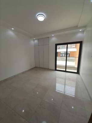 Appartement F4 à louer aux Mamelles cité Mbackiyou Faye image 7