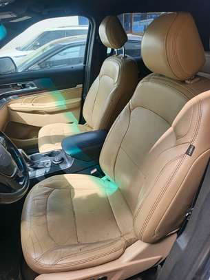 FORD EXPLORER image 5