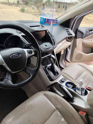 Ford Escape à vendre à Saly image 13
