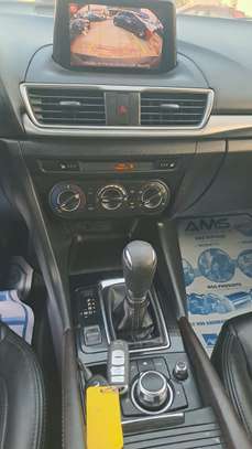 Mazda 3 2017 image 9