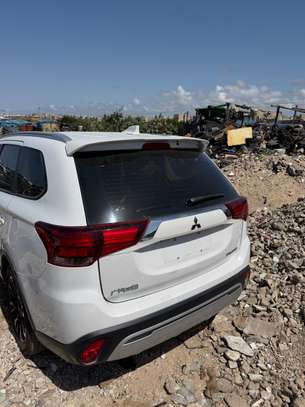 MITSUBISHI Outlander SUV 2019 image 5