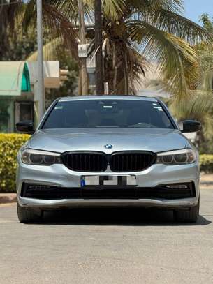 BMW* SERIE 5 530i* 🔘Année : *2017* image 2