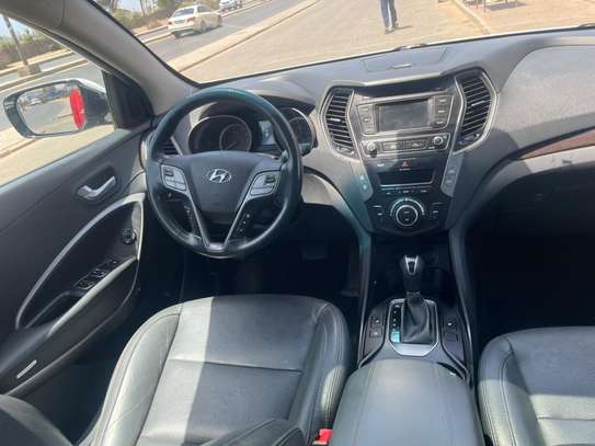 2017 Hyundai santa fe image 8