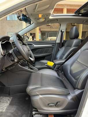 MG auto 2017 image 8