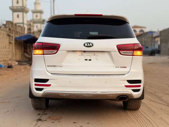 Kia Sorento SX image 8