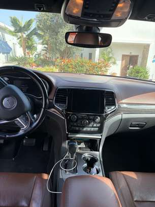 Jeep Grand Cherokee image 7
