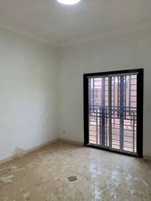 Villa R+1 à louer Ndiakhirate Sn City image 8