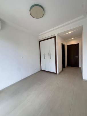 À LOUER - Magnifique Appartement F4 de Standing au Point E image 14
