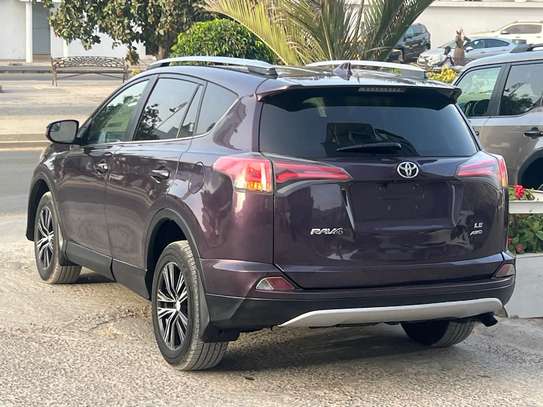 Toyota Rav4 image 9