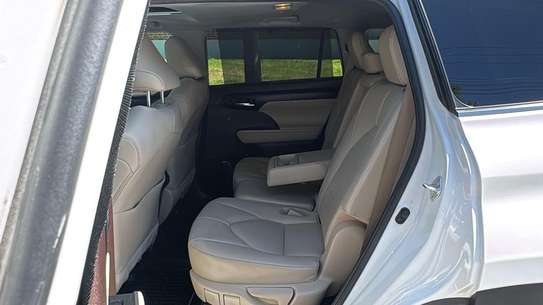 Toyota Highlander image 15
