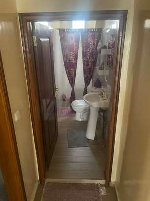 Chambre meublée et climatisée image 8