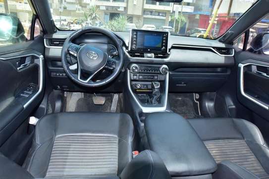 Toyota RAV4 2021 image 9