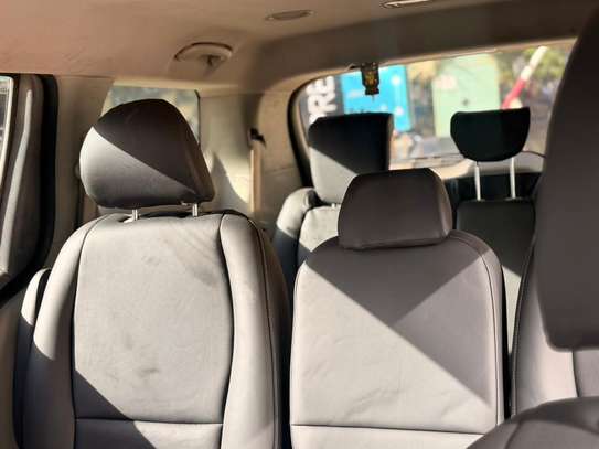 KIA SEDONA image 8
