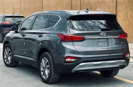 Hyundai santafe 2019 image 4