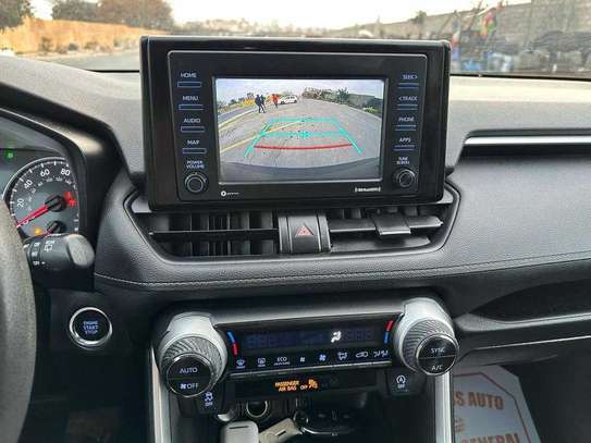 TOYOTA RAV 4 XLE 2020 image 10
