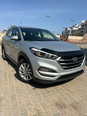 Hyundai tucson image 1