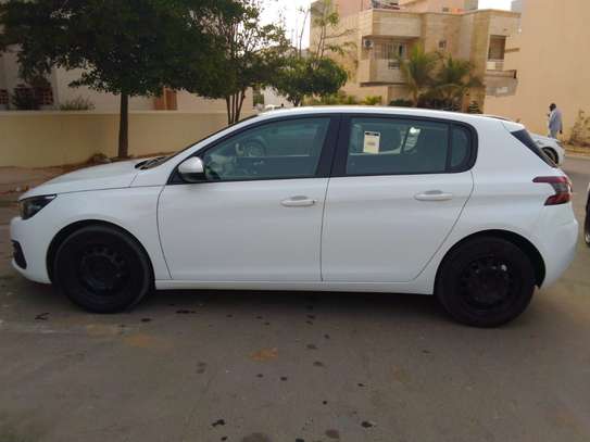 Peugeot 308 2018 image 2