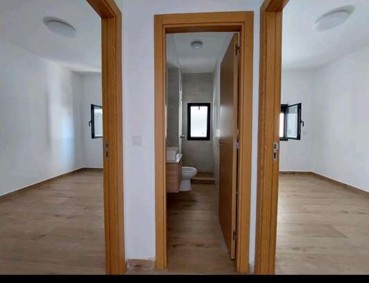 Appartement F4 non meublé à louer image 4