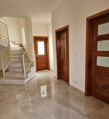Villa à vendre F4 à Zac Mbao Cite Khalifa image 15