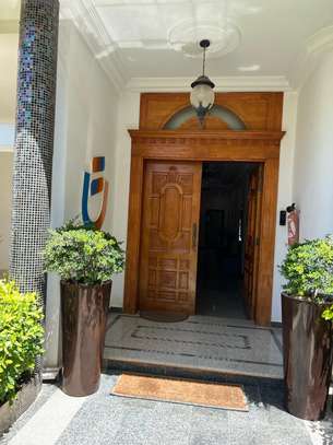 Appartement a louer aux almadies derrière Free image 8