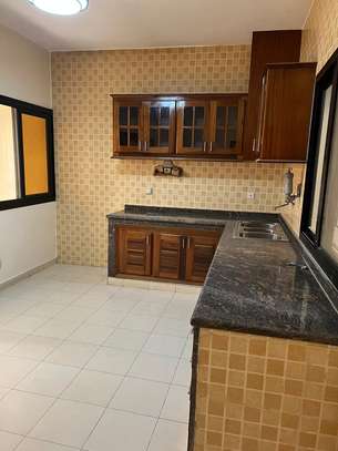 Appartement de 04 chambres + salon à Mermoz image 5