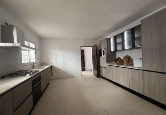 Maison à louer à la cité africa à 2 minutes de jean mermoz image 3