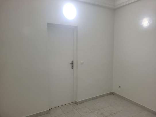 Trois chambres à louer par mois image 9