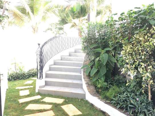 Magnifique maison avec jardin a louer aux Almadies image 6