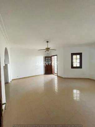 Villa R+1 à louer aux Almadies à la cité COSEPI image 6