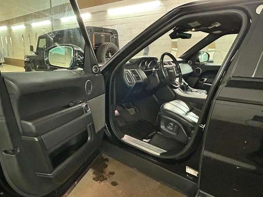 Range Rover Sport image 9