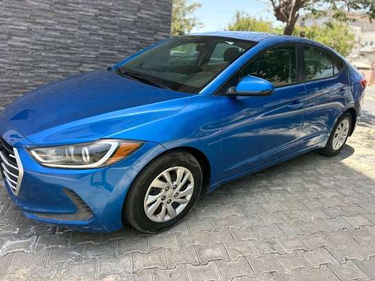 Hyundai Elantra Manuelle Essence image 4